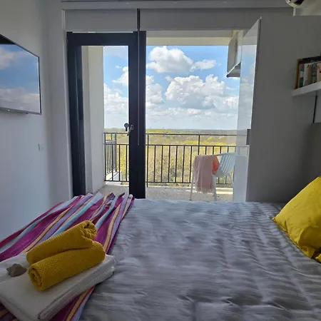 Апартаменты Zen By The Sea Нептун
